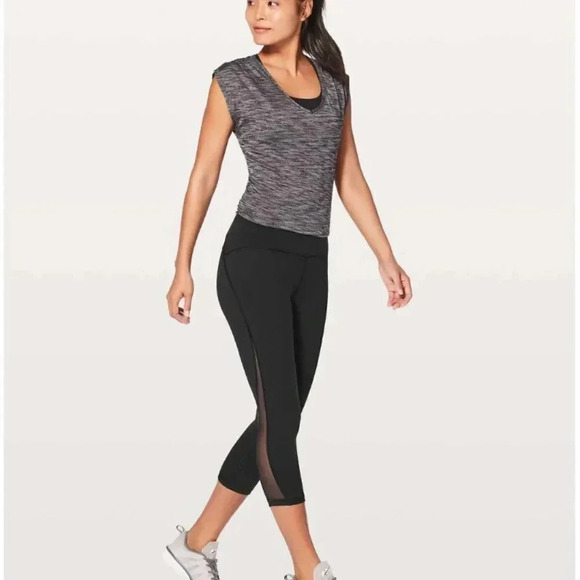 Lululemon Train Times Crop Cropped Pants Leggings Black Mesh Panels 21" Size 4 - Picture 4 of 11